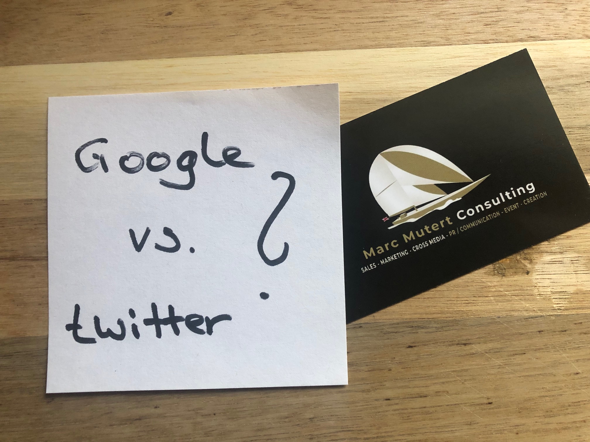 Google vs. Twitter: Real-Time News-Feature „Big Moments“